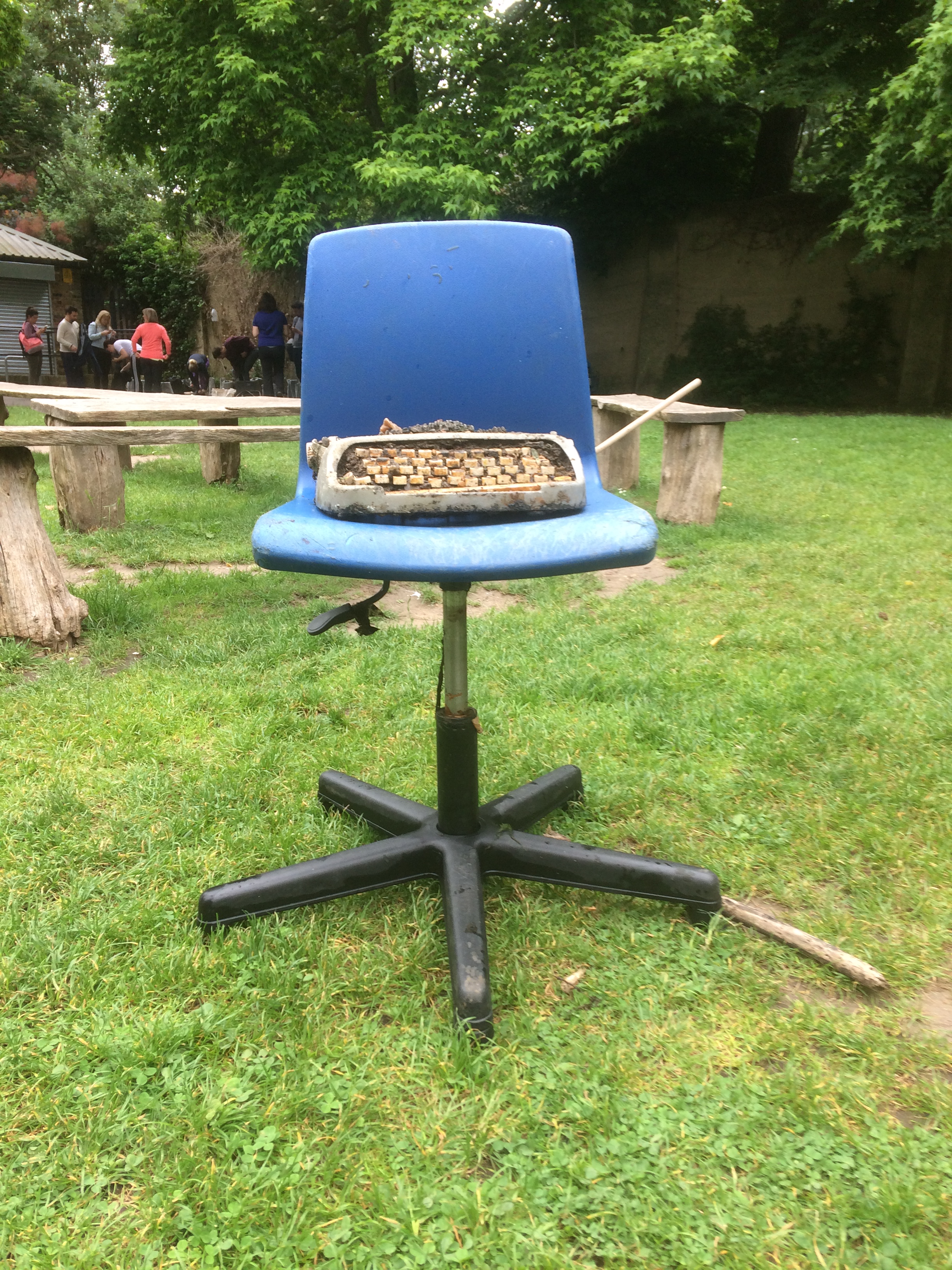 19 Chair and typewriter